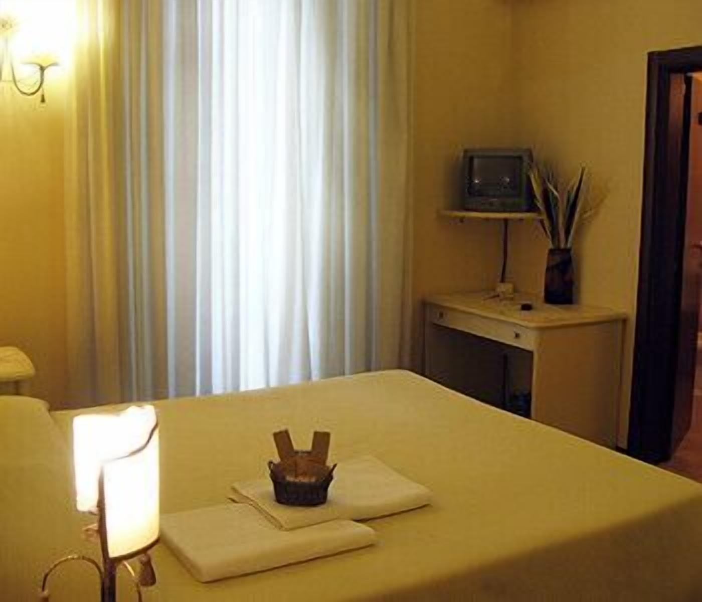 B&B La Dimora Di Nettuno Неаполь Экстерьер фото
