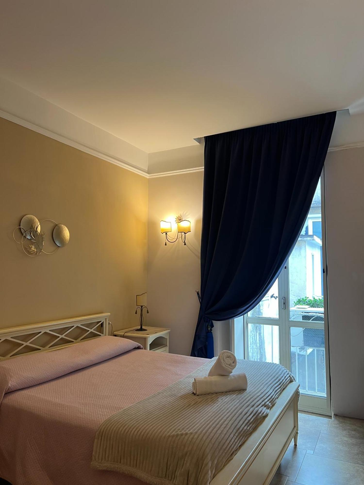 B&B La Dimora Di Nettuno Неаполь Экстерьер фото